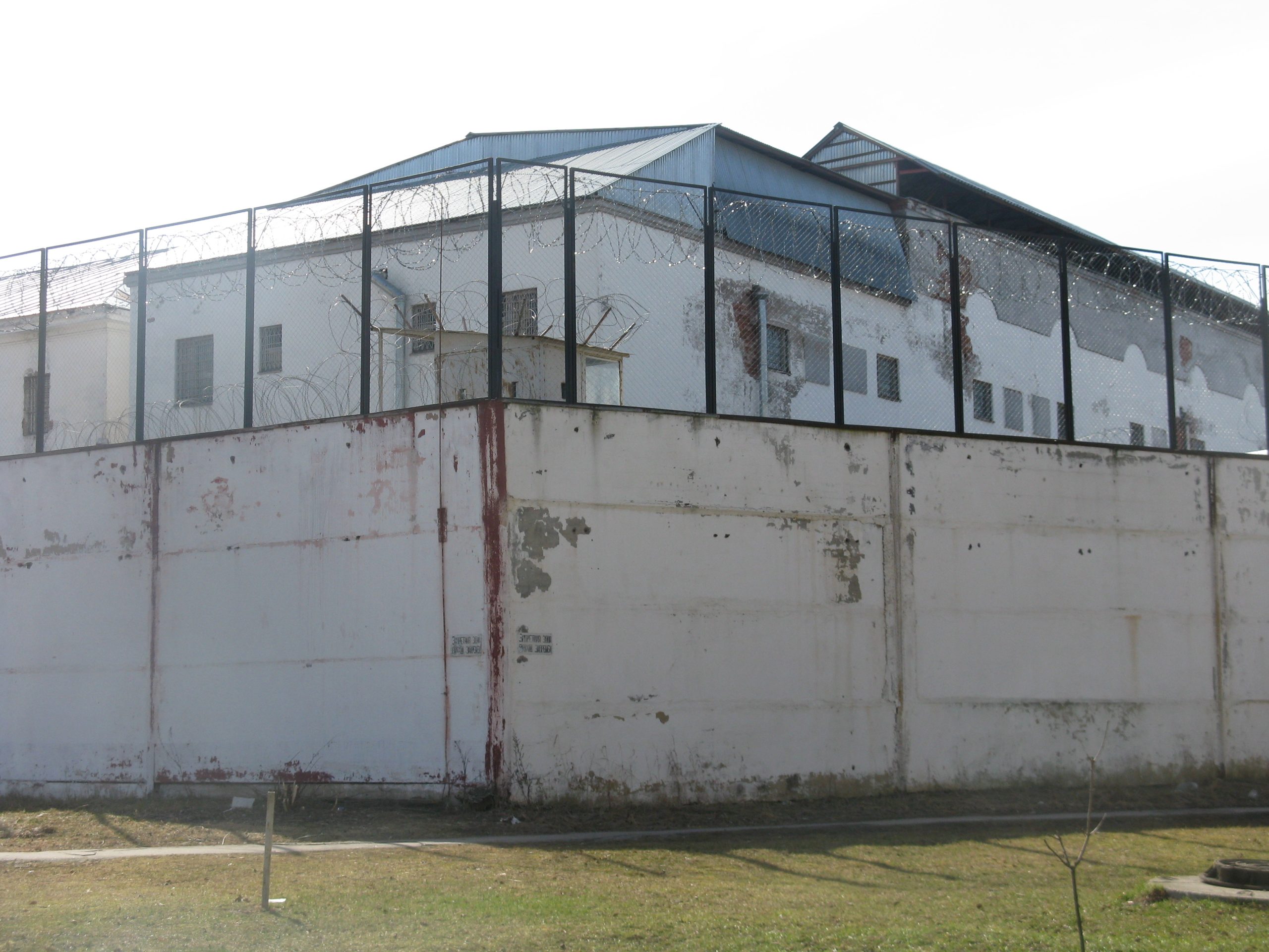 Боровичским уголовникам не хватало света