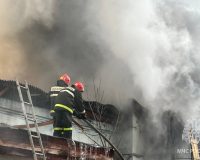 В Иванове на улице Шевченко горела крыша производственного здания