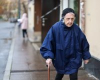 пожилая женщина