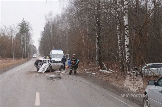 дтп 3 машины и автобус