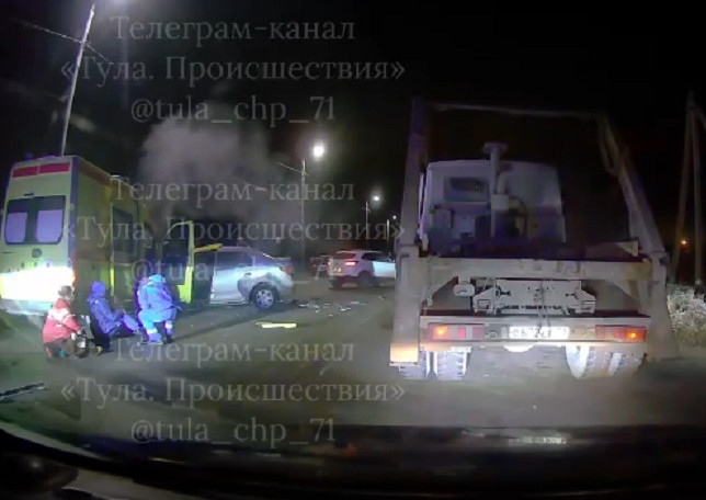 Под Тулой в ДТП со скорой погибла женщина и еще пятеро пострадали