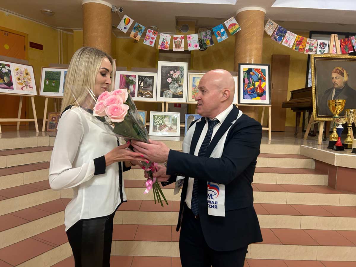 В Железнодорожном районе поздравили мам.