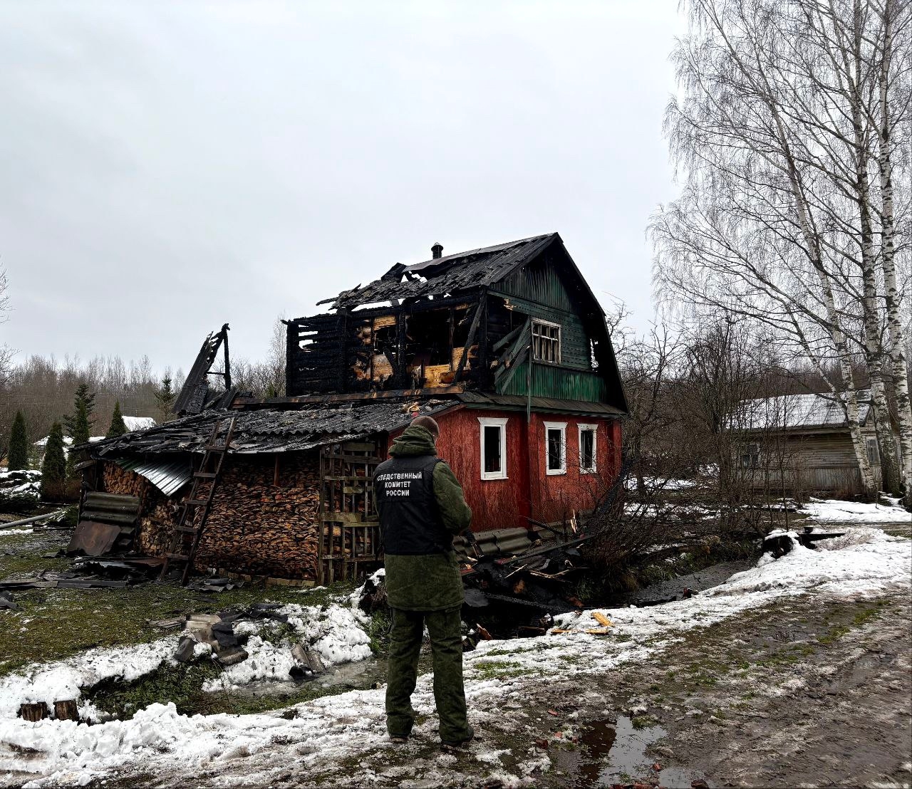 В Старорусском округе в сгоревшем дачном доме обнаружен погибший
