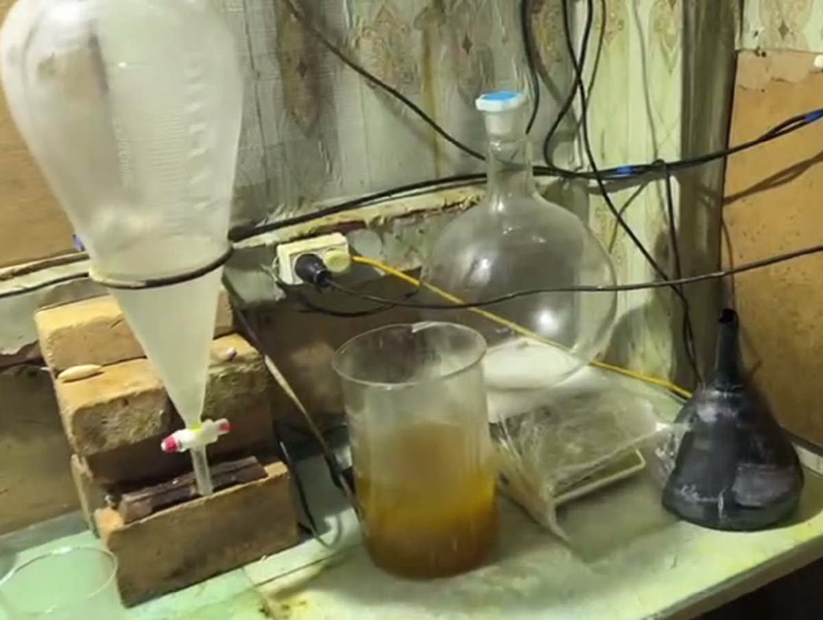 В Ярославле вынесли приговоры организаторам нарколаборатории.