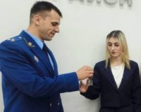 В течение месяца в Старой Руссе смогли решить жилищную проблему девушки-сироты