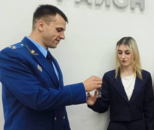 В течение месяца в Старой Руссе смогли решить жилищную проблему девушки-сироты