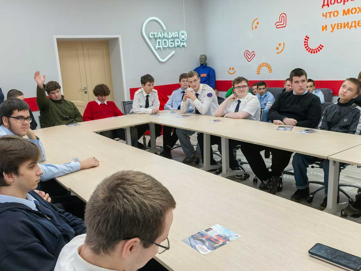 Железнодорожники провели урок безопасности для студентов Орла