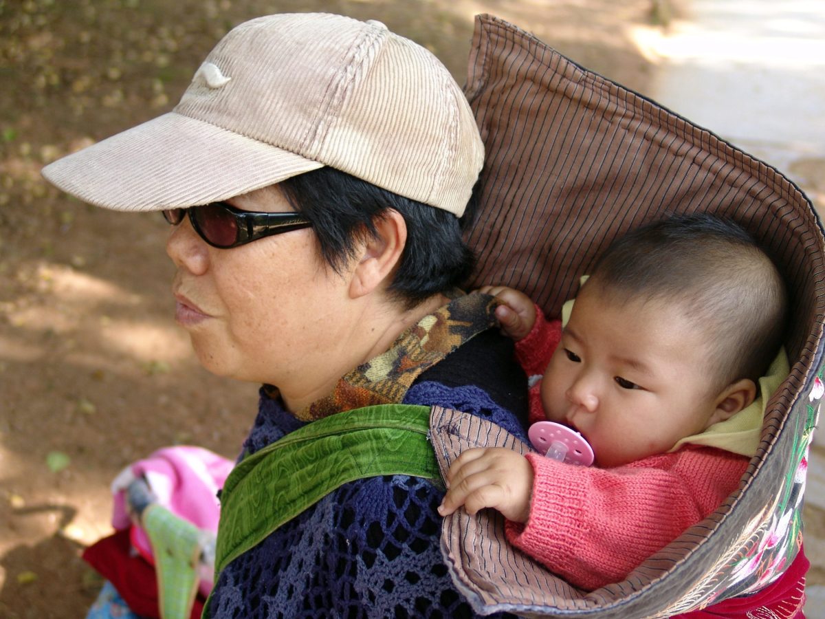 Китай, мама с ребенком