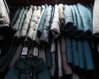 магазин, пуховики