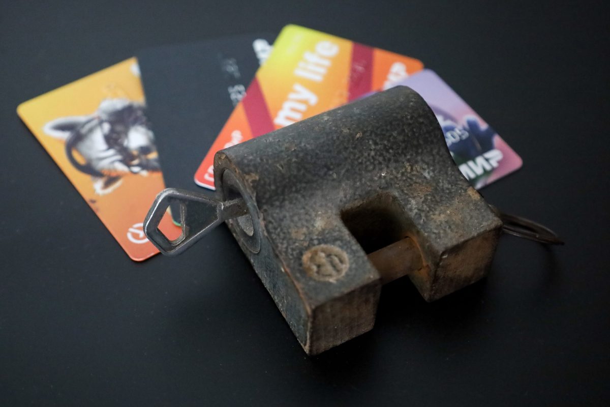 банковские карты, замок