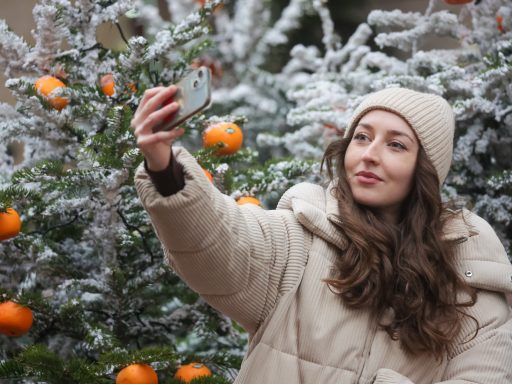 Елка, девушка, селфи