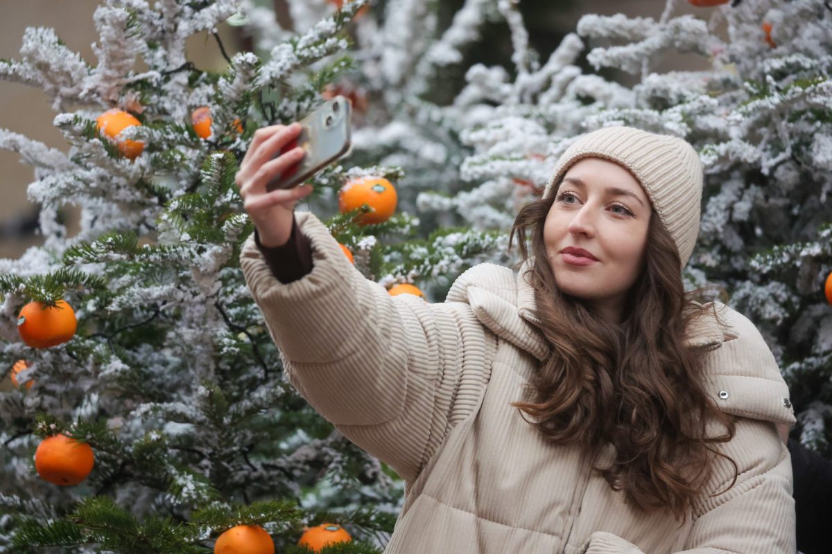 Елка, девушка, селфи