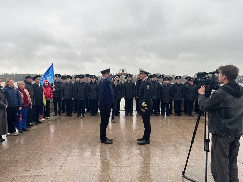 35 юных талантливых курсантов отправились в мини-путешествие на теплоходе по матушке-реке