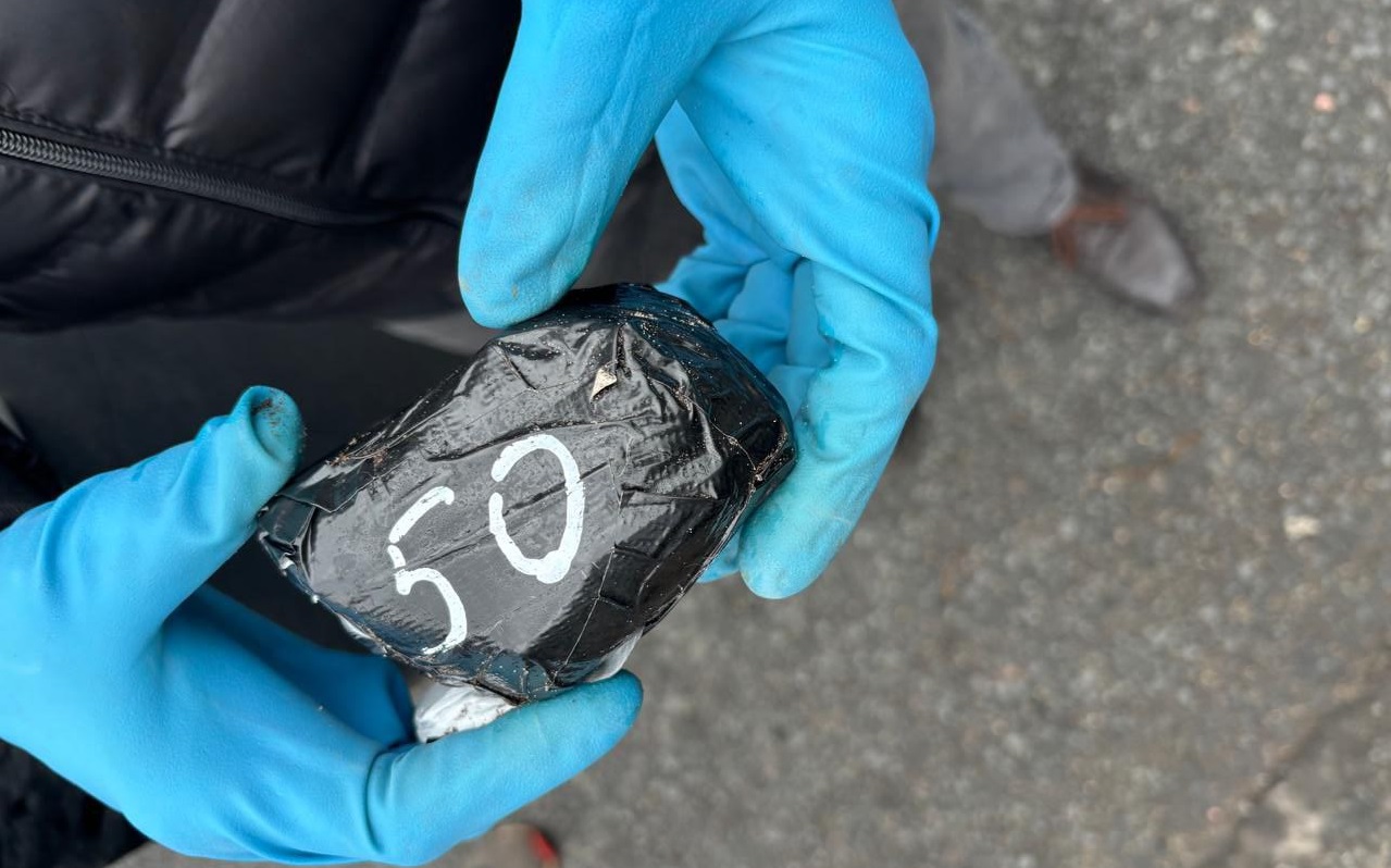 На трассе М-11 новгородские полицейские задержали наркокурьера