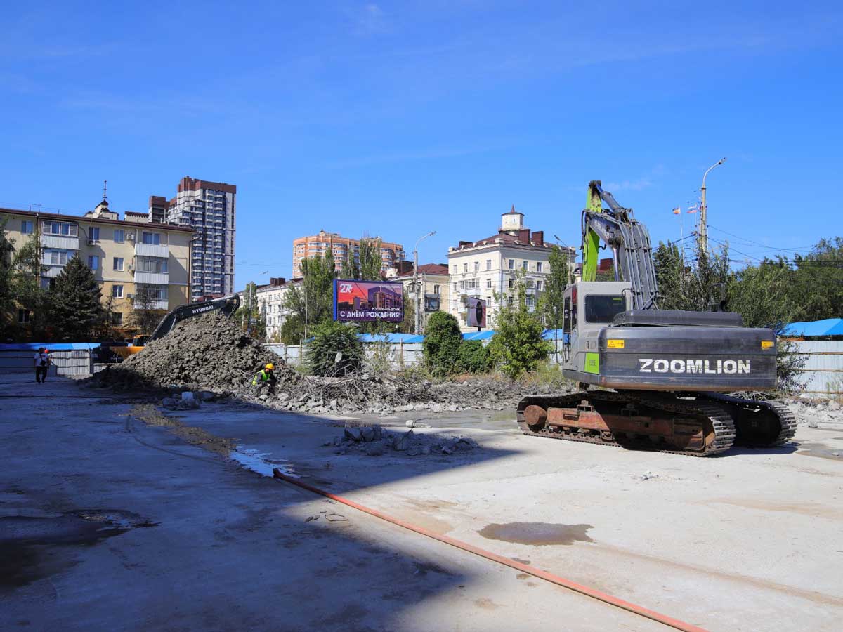 Александр Скрябин рассказал о строительстве фонтана возле гостиницы «Амакс»