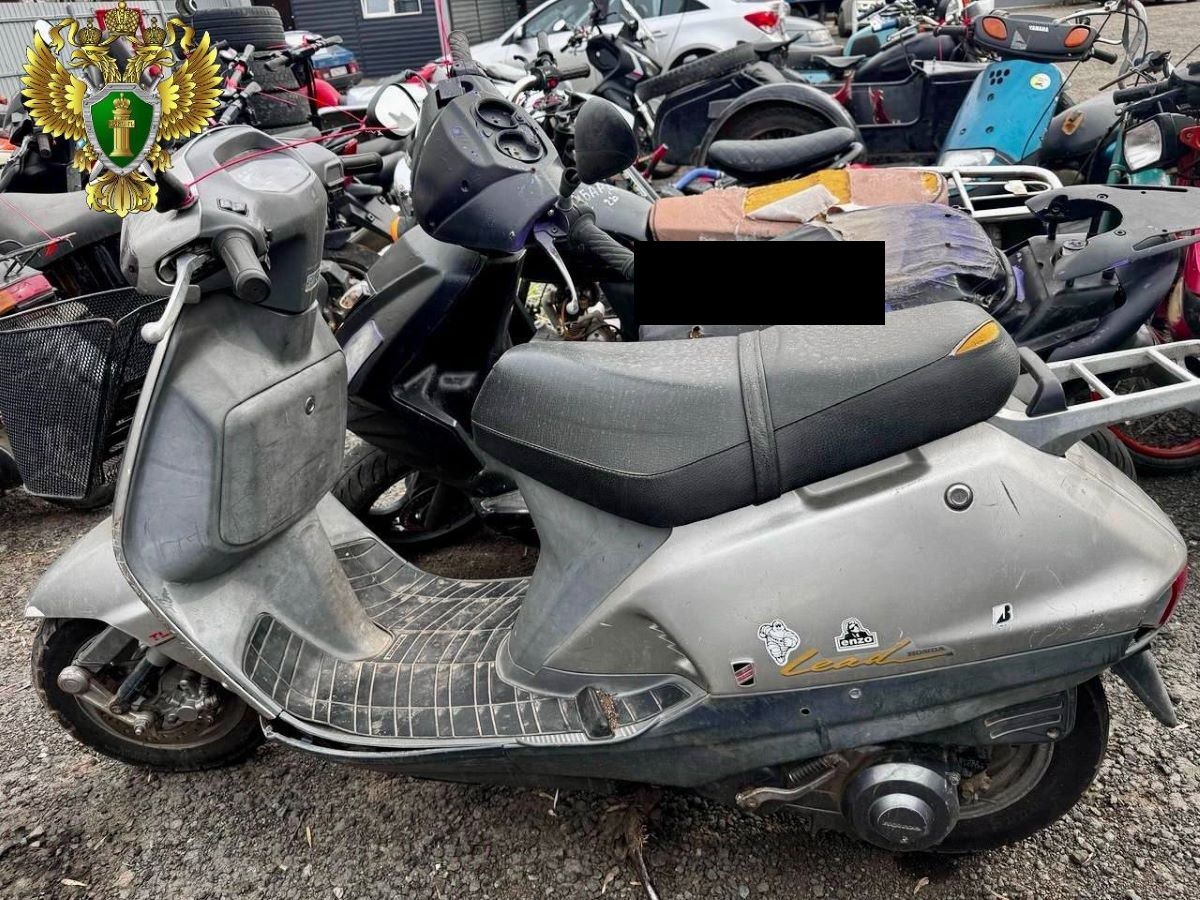 катался пьяным с ребенком на скутере