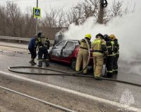 загорелась иномарка