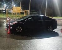 На новгородской парковке молодая женщина сбила пенсионерку