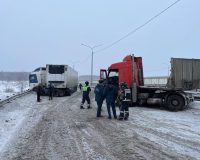 два грузовика столкнулись под Чебаркулем