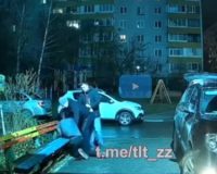 избил соседей