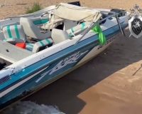 врезались валдай и катер