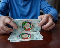 эскиз купюры валюты стран БРИКС