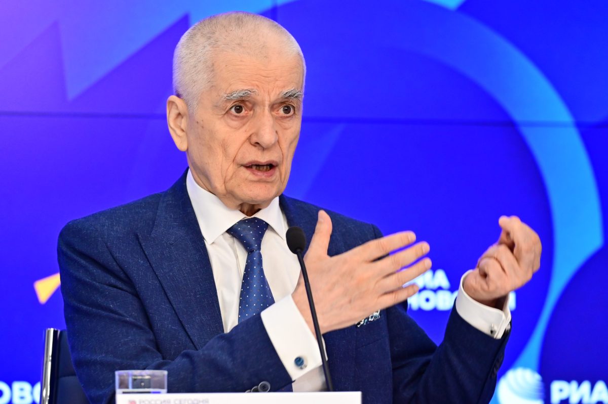 доктор Геннадий Онищенко