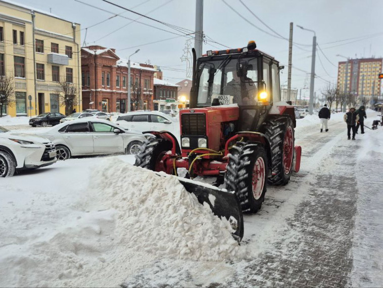 В Иванове усилена уборка после ночного снегопада