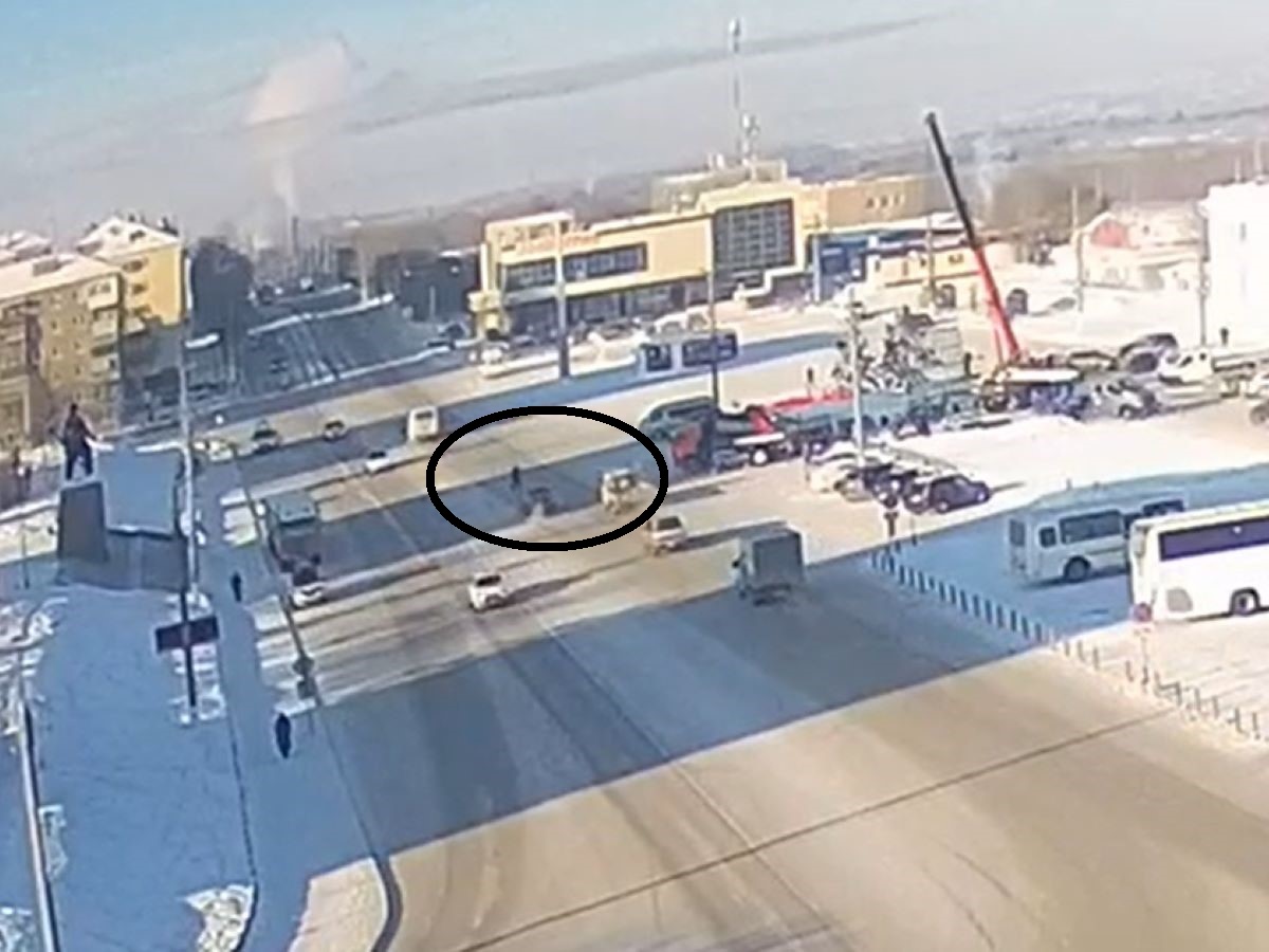 женщину сбили две машины подряд