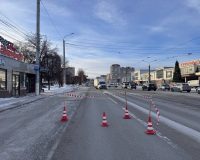 школьник вышел из трамвая и попал под машину