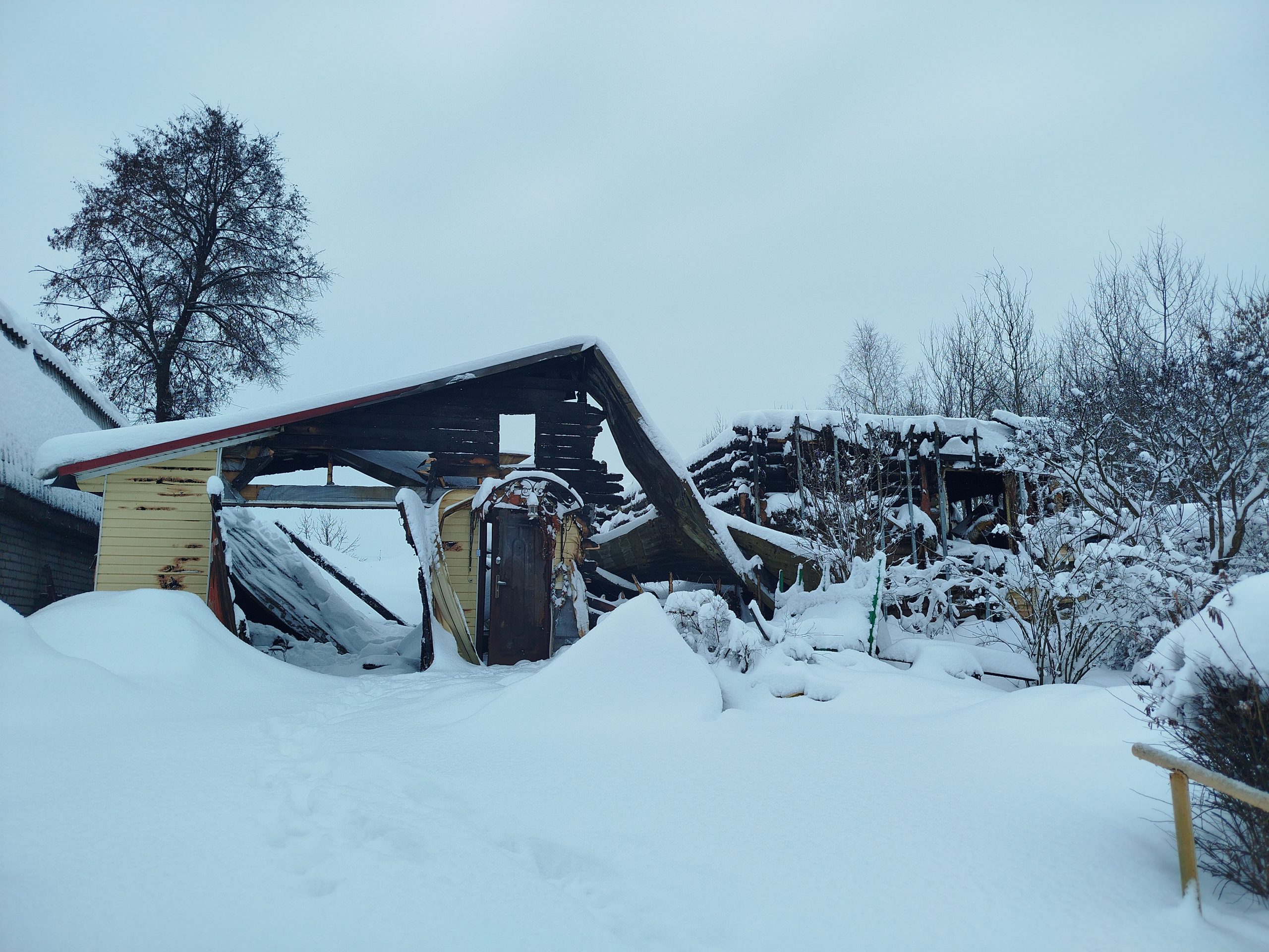 Дом после пожара