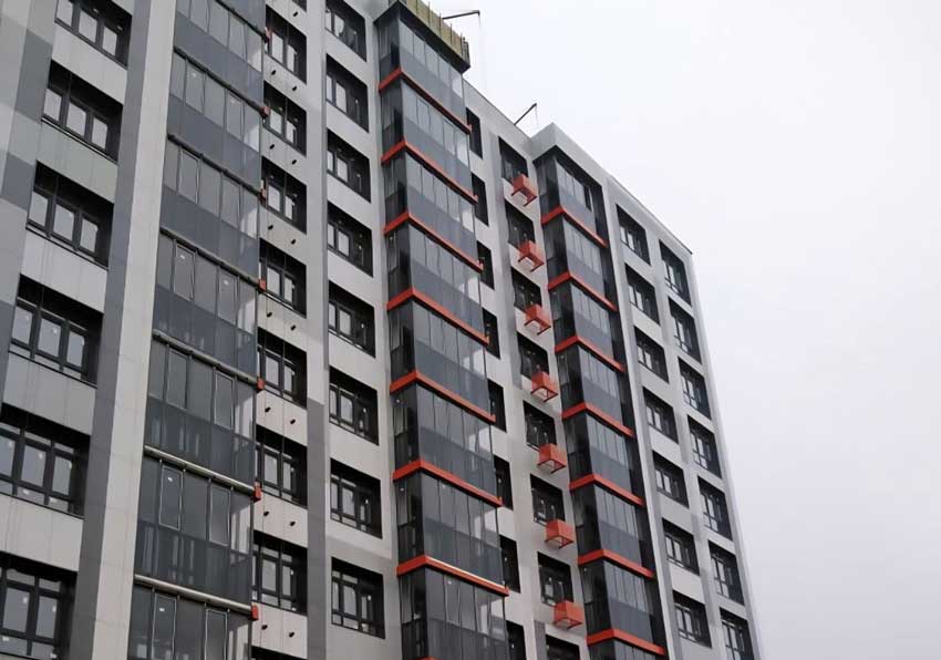 Дети-сироты получают жилье