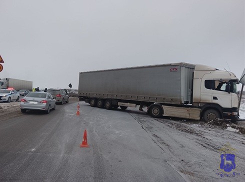 шофер фуры скончался за рулем