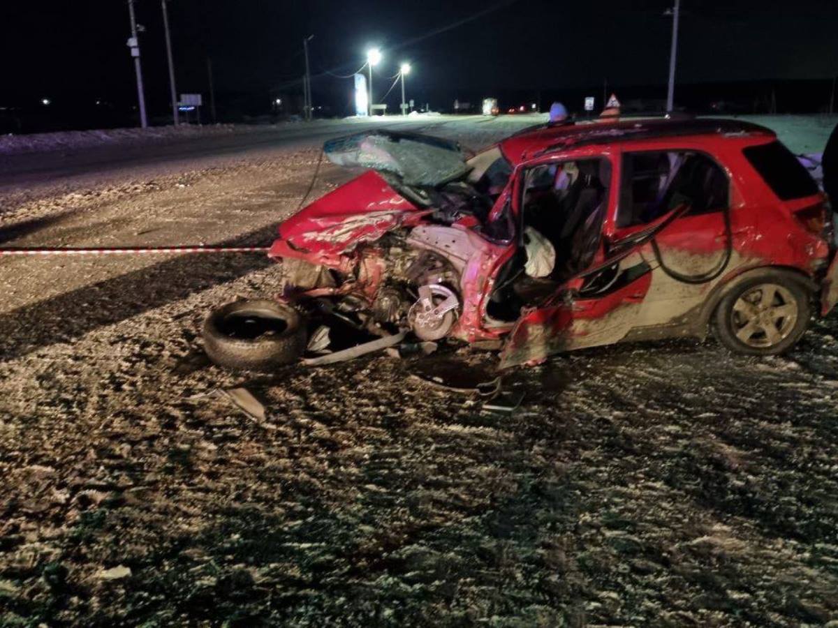 двое детей выпали из машины при ДТП