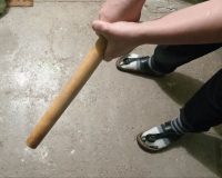 Чтобы вступиться за девушку, парень из Новгорода прихватил с собой биту