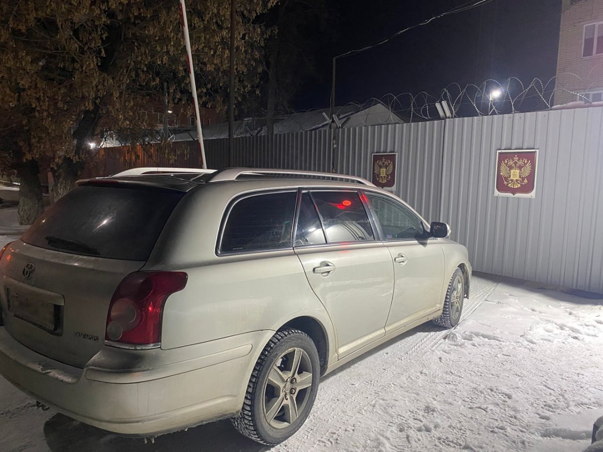 угнал машину и уснул в ней