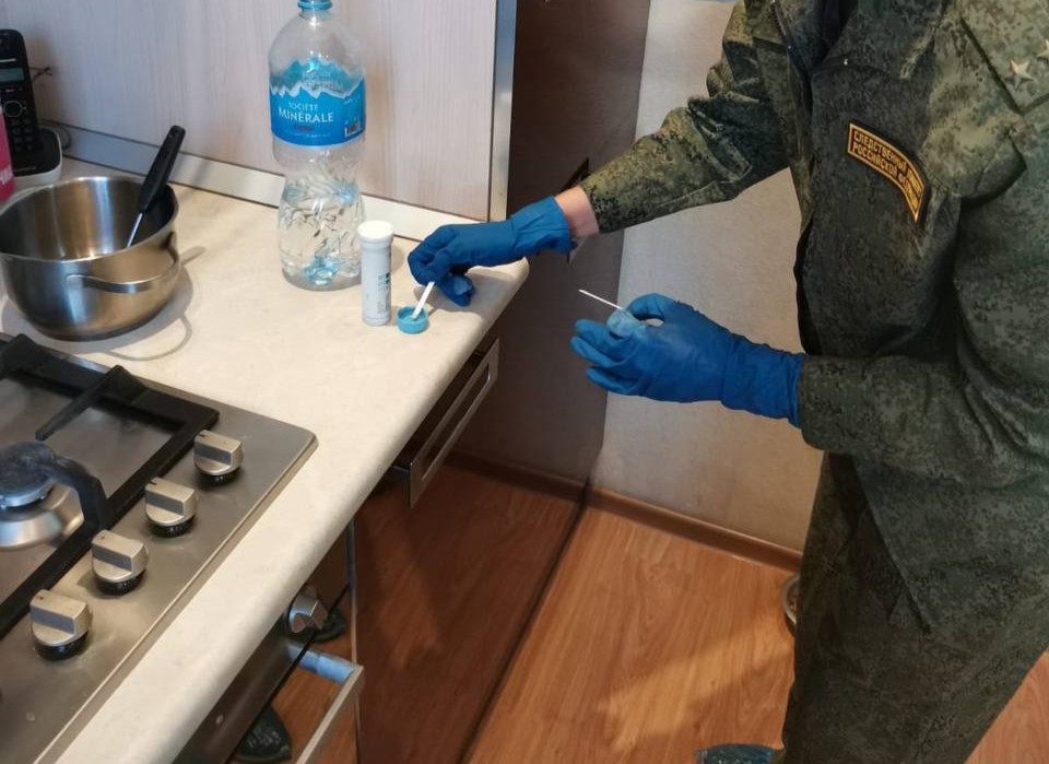 избил до смерти