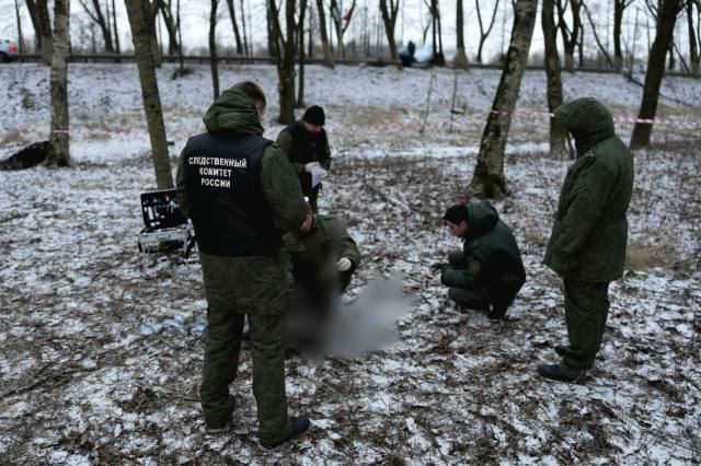 В боровичском лесу ночью молодой мужчина зарезал девушку