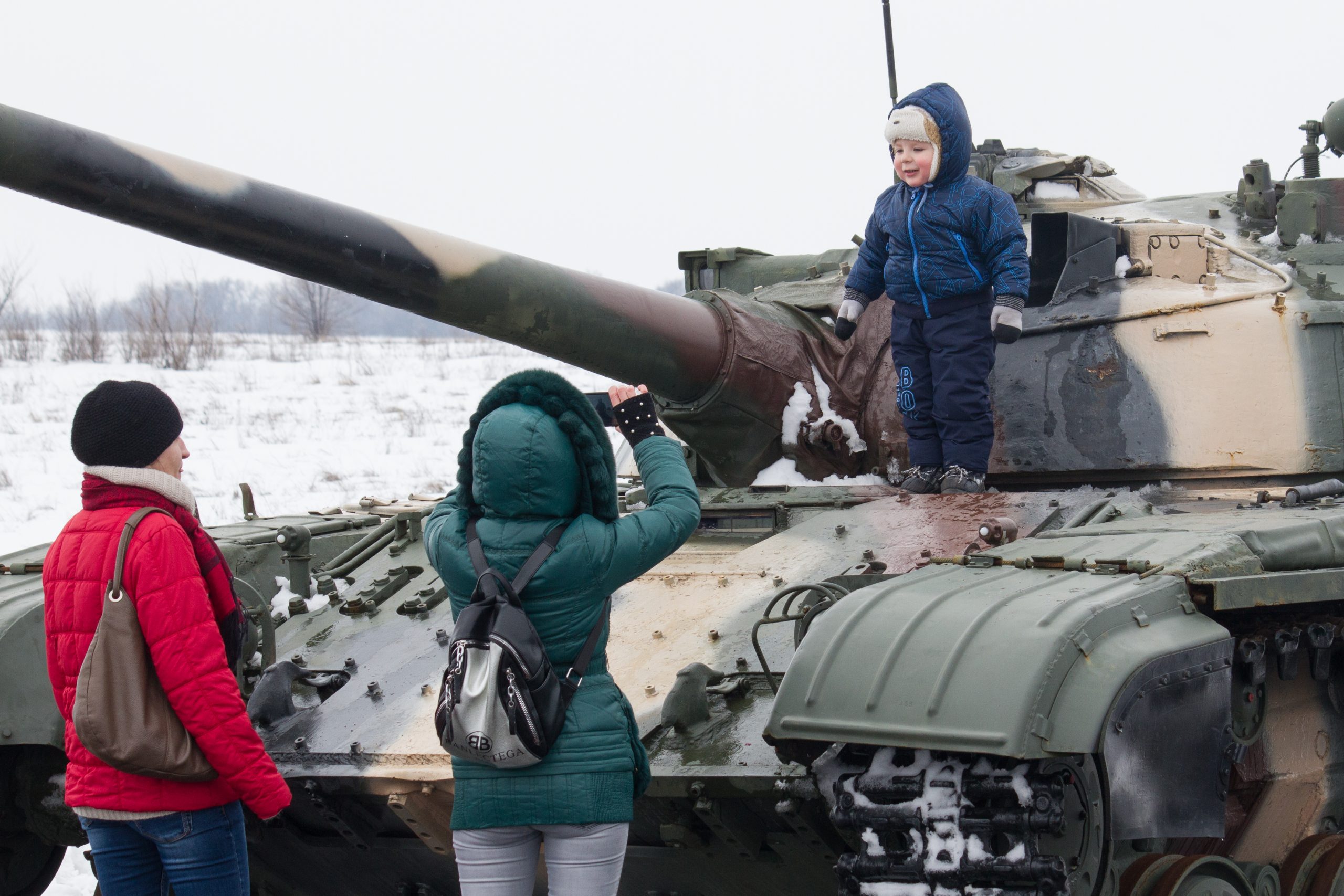 ребенок на танке