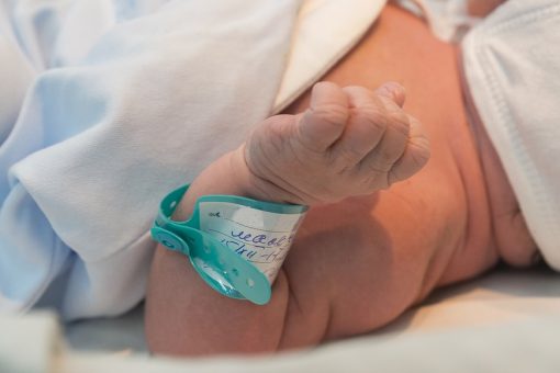 Сибирячка с первой попытки с помощью ЭКО родила тройняшек