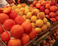 Как правильно есть хурму и сколько с пользой для организма?