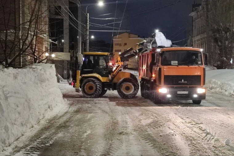 Почти 11,5 тысячи кубов снега вывезли с улиц Иванова за три ночи