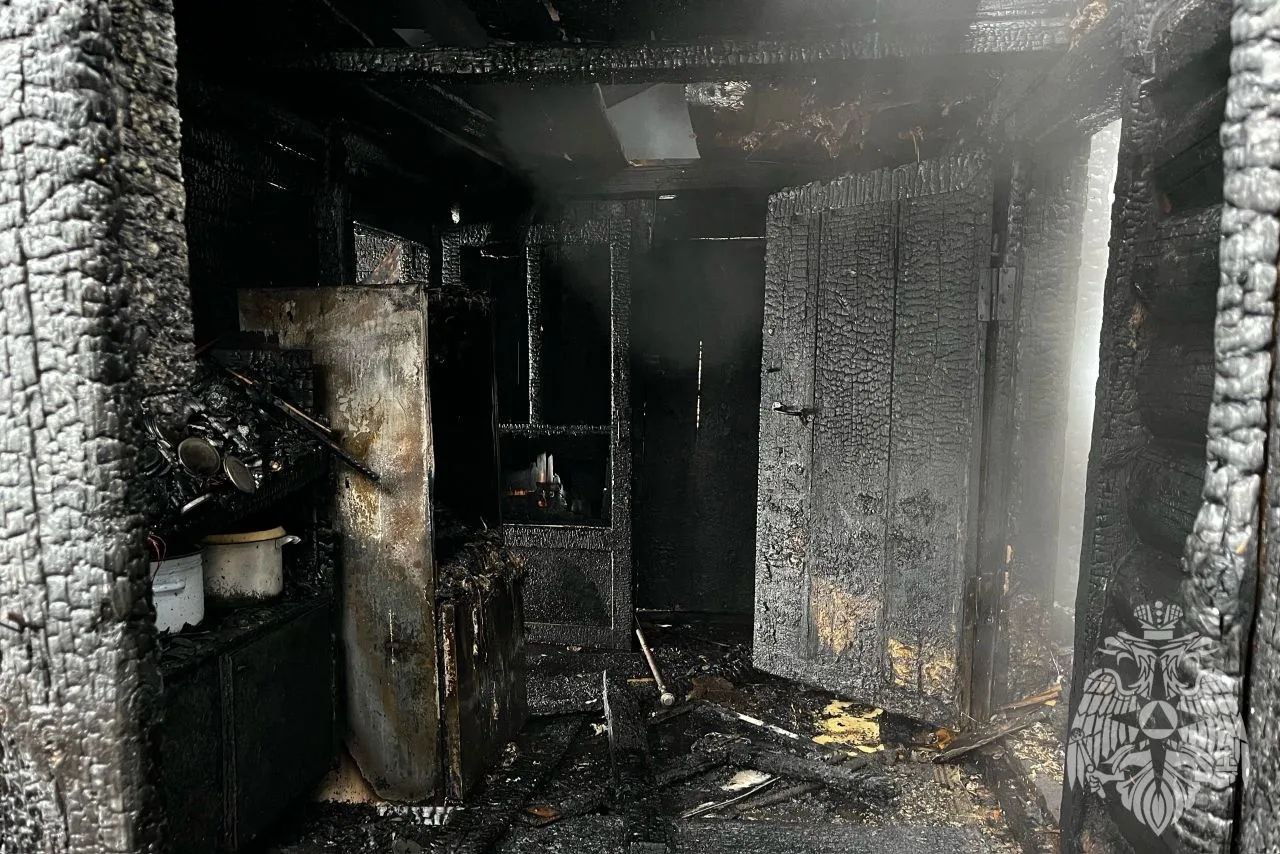 В Ивановской области при пожаре в частном доме погибли два человека