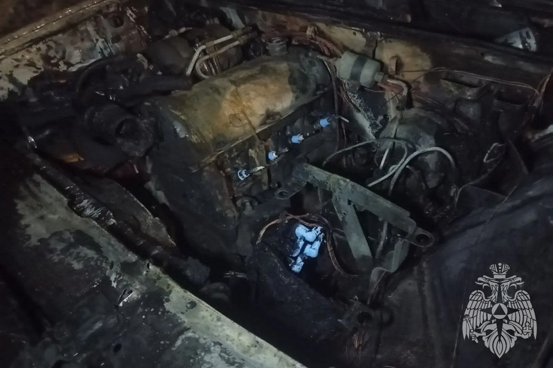 В Шуйском районе сгорела машина, которую пытались согреть газовой плитой