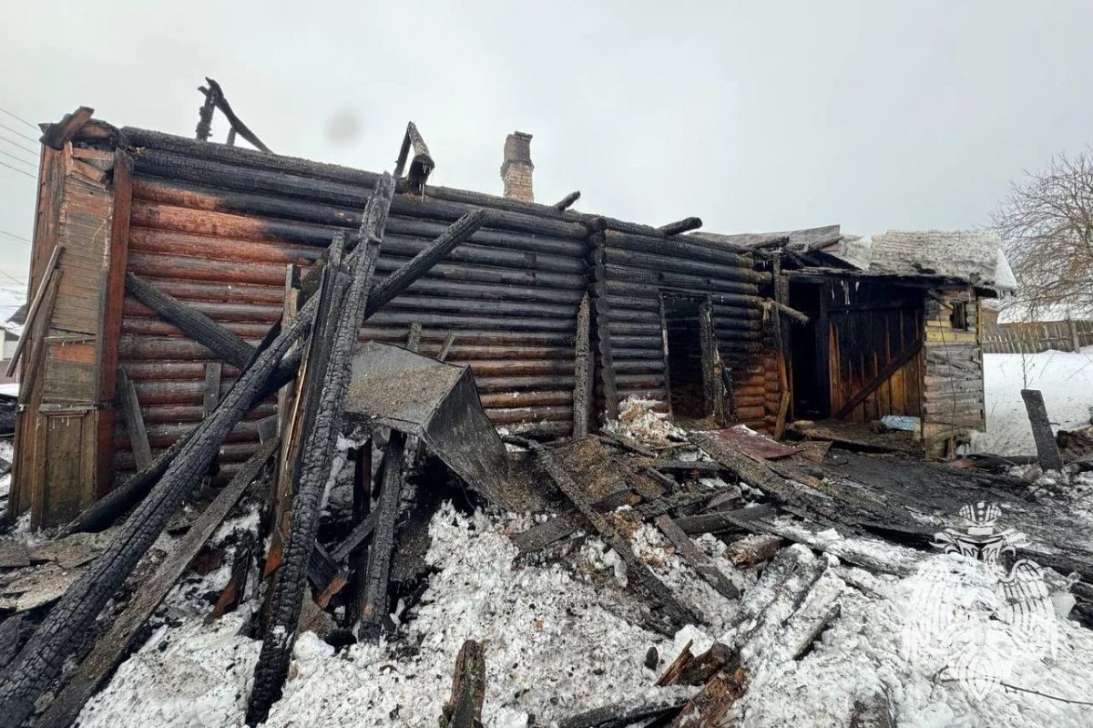 Ночной пожар в Колобове унес жизнь 58-летнего мужчины