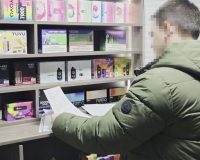 В четырёх магазинах Новгорода полиция пресекла торговлю нелегальными вейпами