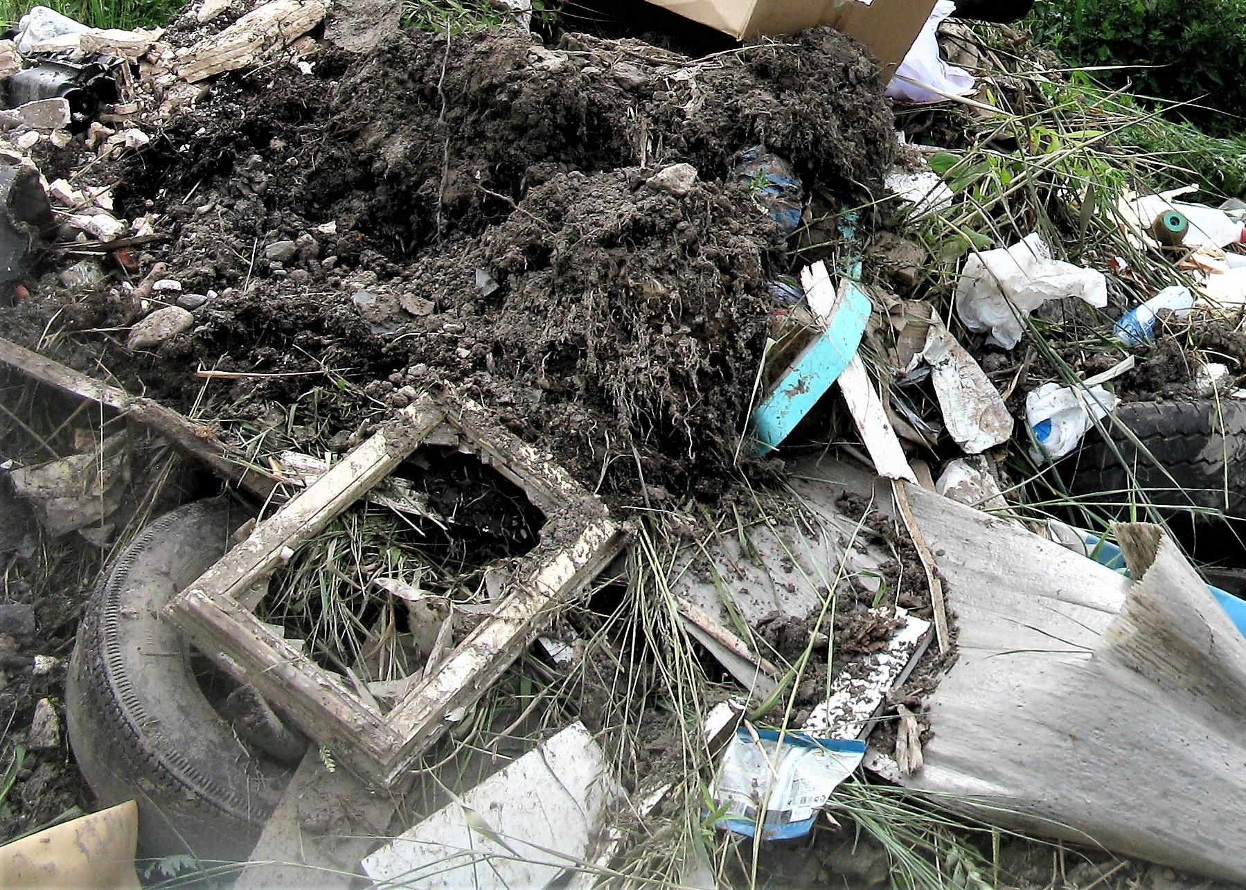 Жителям Валдая пересчитали плату за вывоз мусора, которого не было