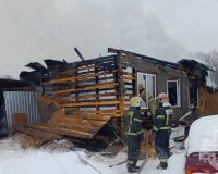 В деревне Дегтярево огонь уничтожил более 100 квадратных метров частного дома