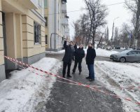 на ребенка сошел снег