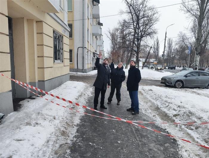 на ребенка сошел снег